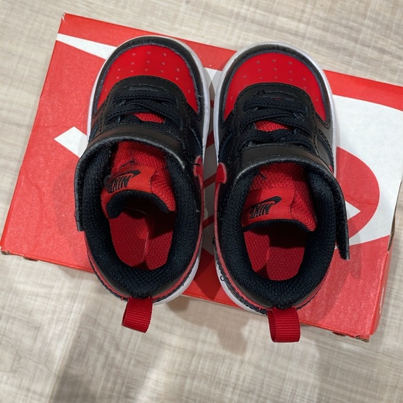 ✨LIKE NEW✨NIKE 5C COURT BOROUGH LOW 2 - black, red and white shoes - Picture 6 of 9